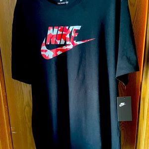 Nike t-shirt new with tags